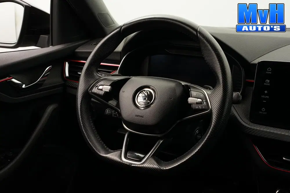 Skoda Kamiq 1.0 TSI Monte Carlo uit 2024, foto 5