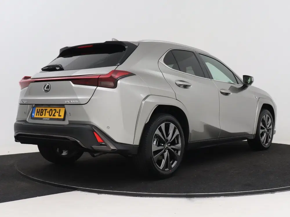 Lexus UX 300h F SPORT Line uit 2025, foto 2