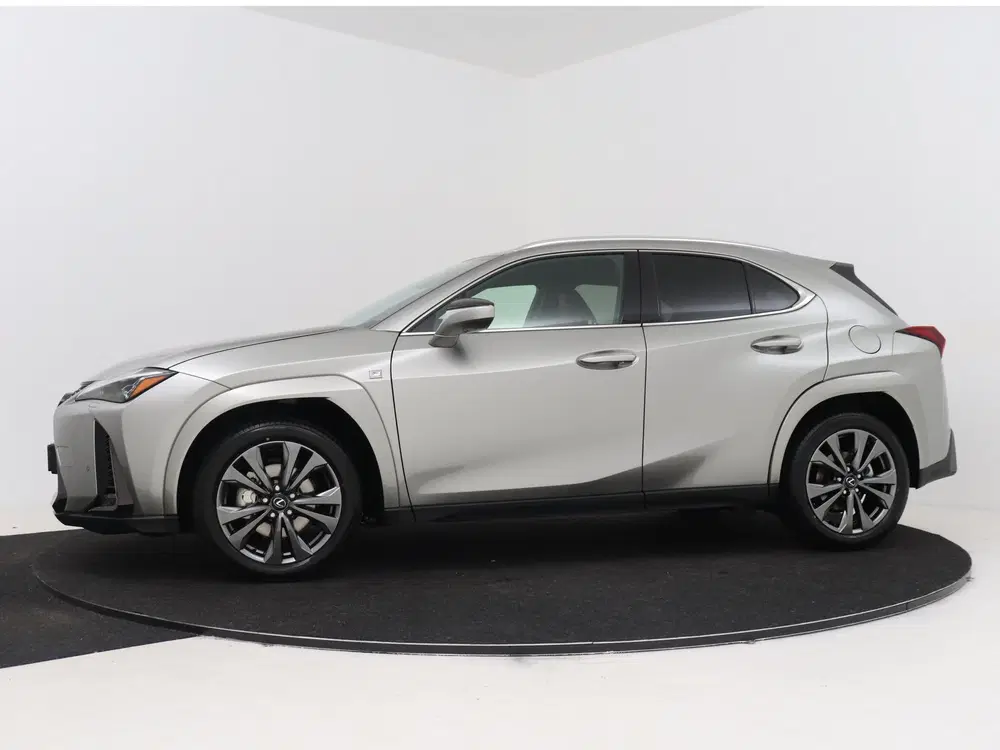 Lexus UX 300h F SPORT Line uit 2025, foto 3