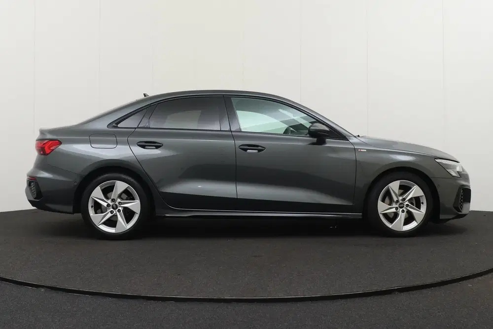 Audi A3 150 PK Aut. TFSI S-Line Matrix-LED Camera uit 2022, foto 6