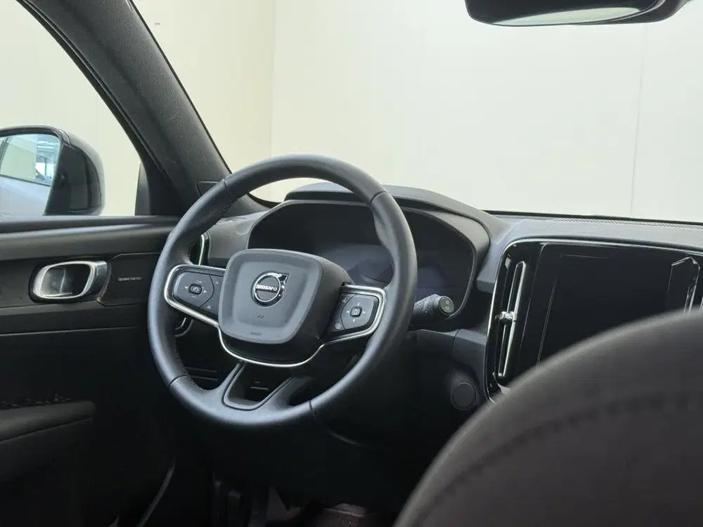 Volvo EX40 Extended Plus Dark 82 kWh uit 2025, foto 10
