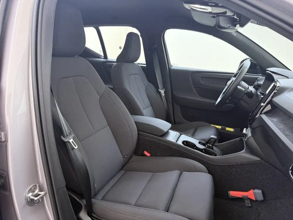 Volvo EX40 Extended Plus Dark 82 kWh uit 2025, foto 14