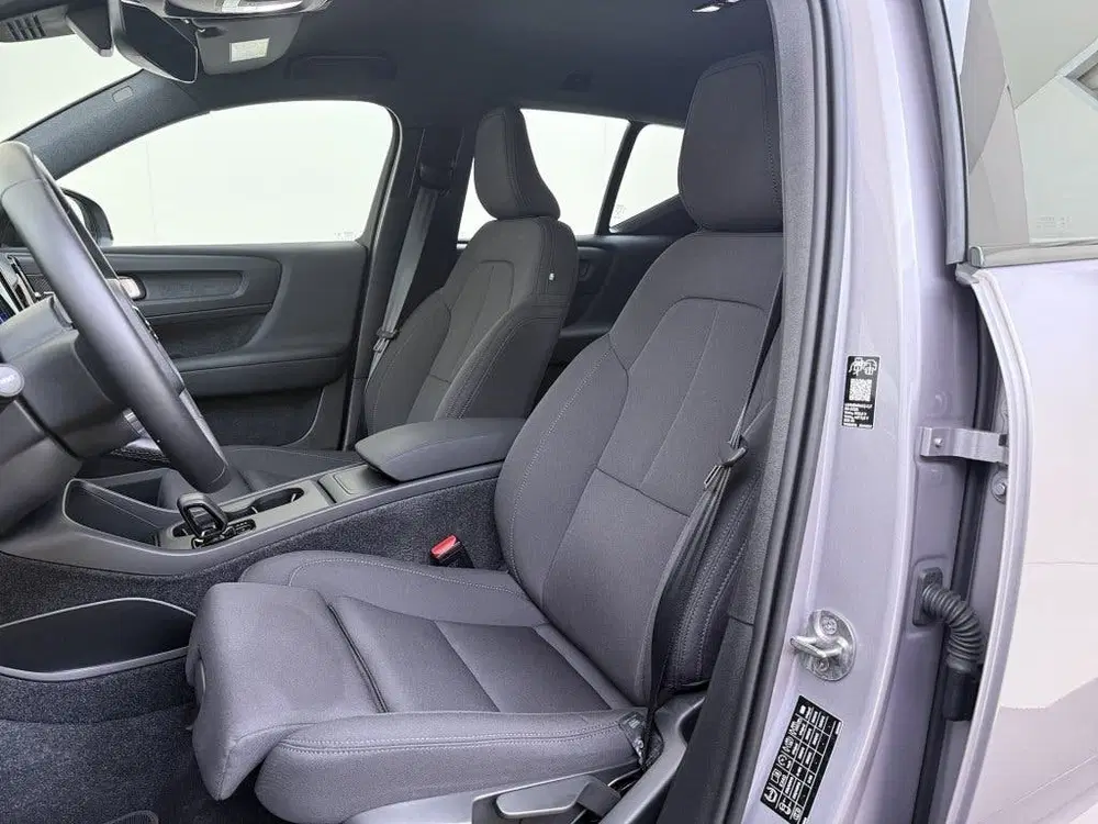 Volvo EX40 Extended Plus Dark 82 kWh uit 2025, foto 15