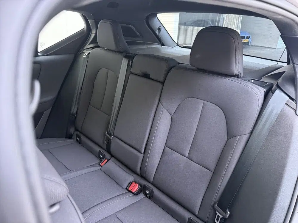 Volvo EX40 Extended Plus Dark 82 kWh uit 2025, foto 7