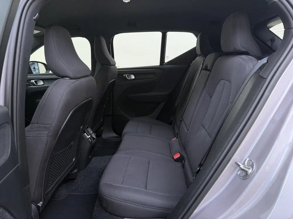 Volvo EX40 Extended Plus Dark 82 kWh uit 2025, foto 8