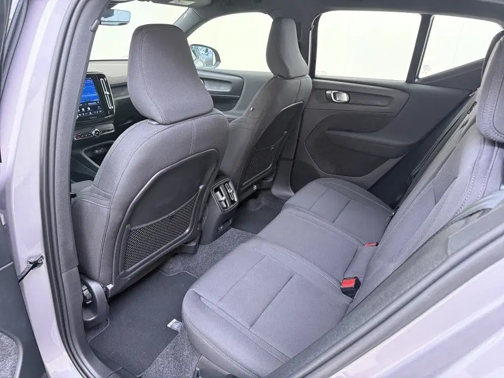 Volvo EX40 Extended Plus Dark 82 kWh uit 2025, foto 9