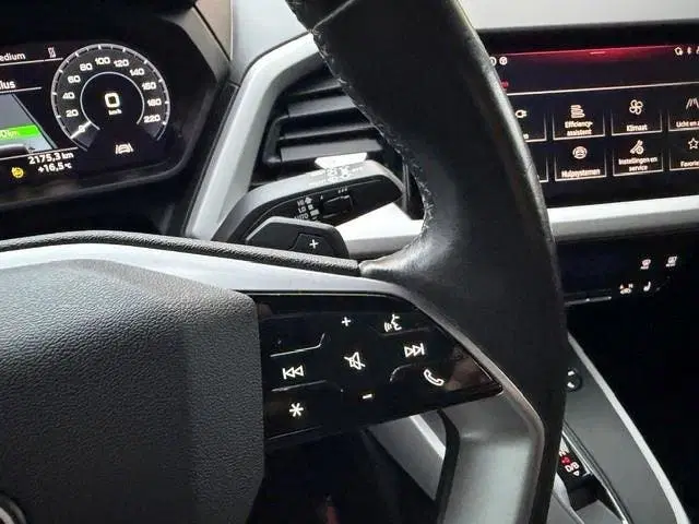 Audi Q4 e-tron 40 Launch Edition 77 kWh uit 2021, foto 10