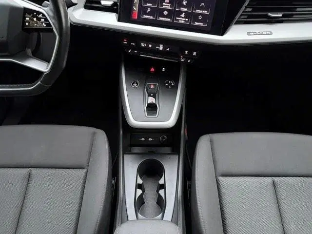 Audi Q4 e-tron 40 Launch Edition 77 kWh uit 2021, foto 13