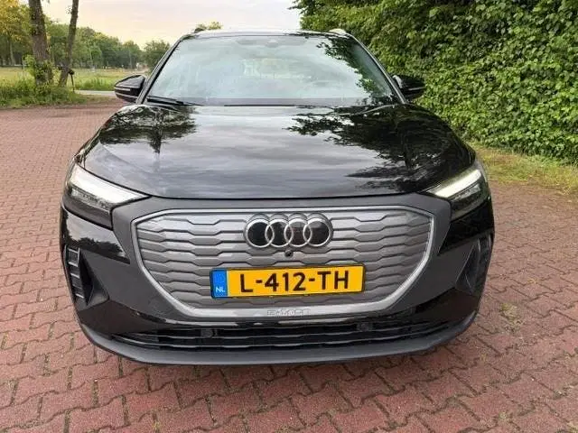 Audi Q4 e-tron 40 Launch Edition 77 kWh uit 2021, foto 2