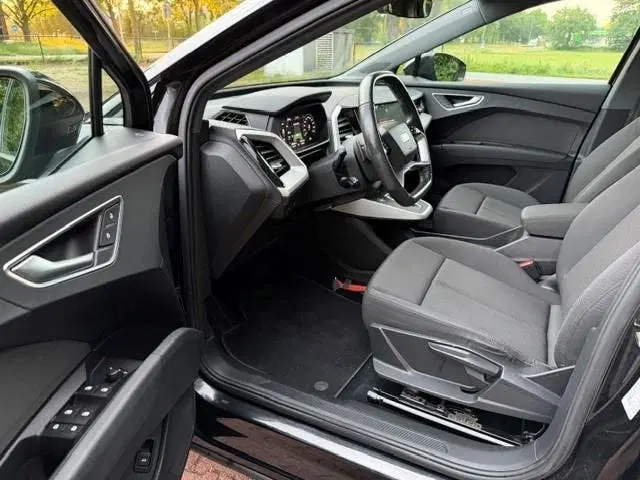 Audi Q4 e-tron 40 Launch Edition 77 kWh uit 2021, foto 5