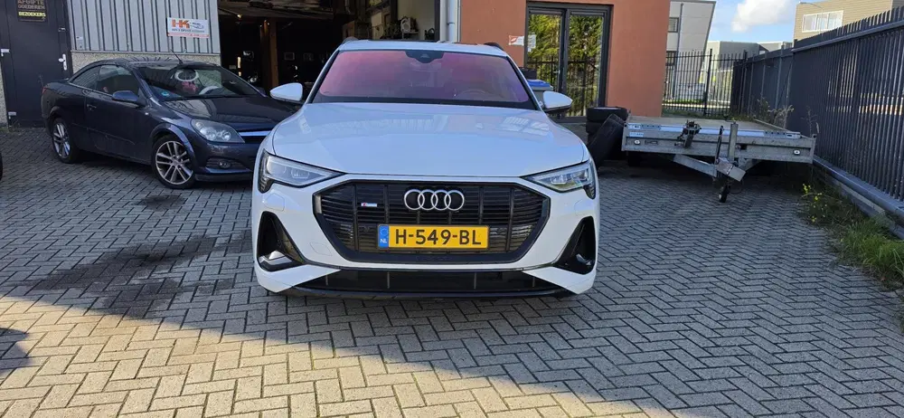 Audi e-tron e-tron 50 quattro Launch edition Black uit 2019, foto 2