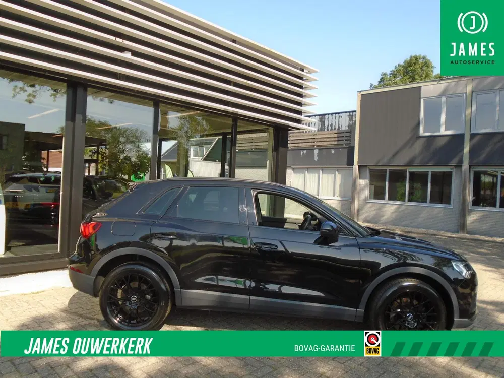 Audi Q3 45 TFSI e Advanced edition BLACK LINE SPOR uit 2022