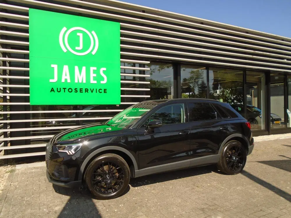 Audi Q3 45 TFSI e Advanced edition BLACK LINE SPOR uit 2022, foto 2