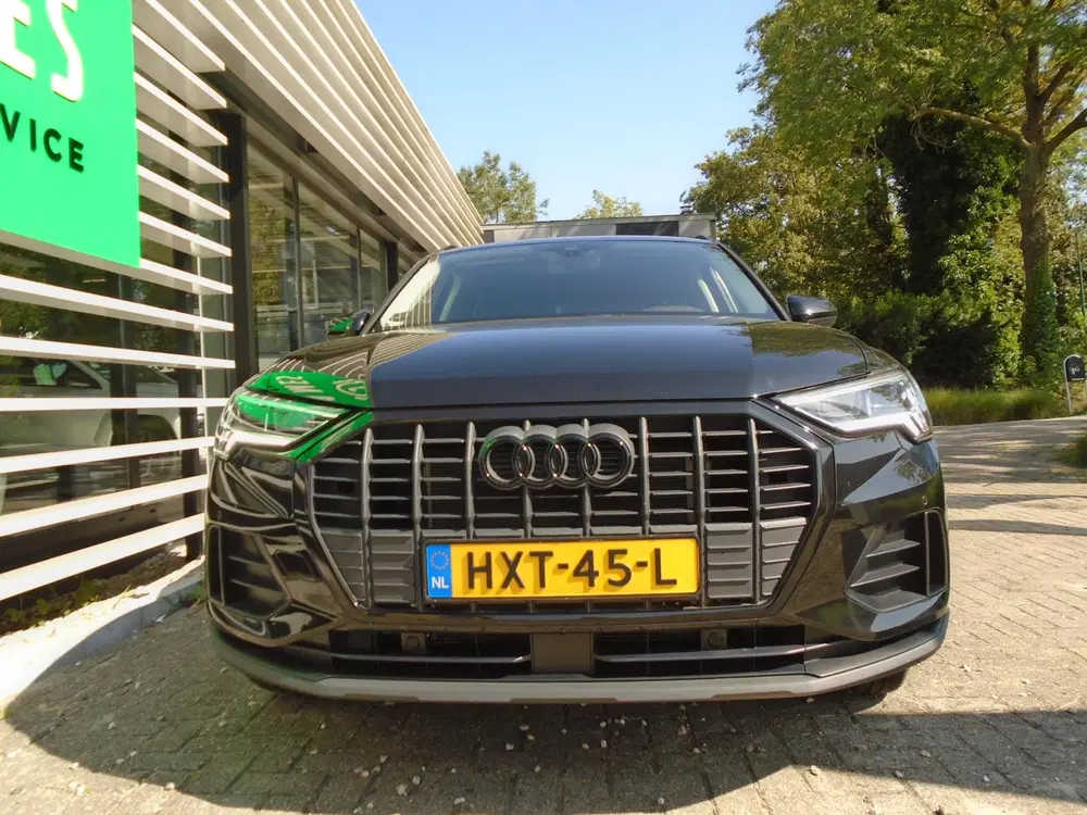 Audi Q3 45 TFSI e Advanced edition BLACK LINE SPOR uit 2022, foto 3