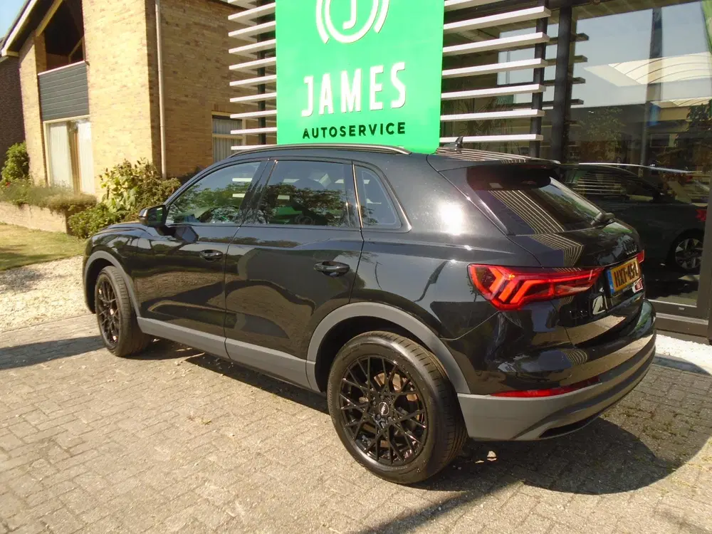 Audi Q3 45 TFSI e Advanced edition BLACK LINE SPOR uit 2022, foto 9