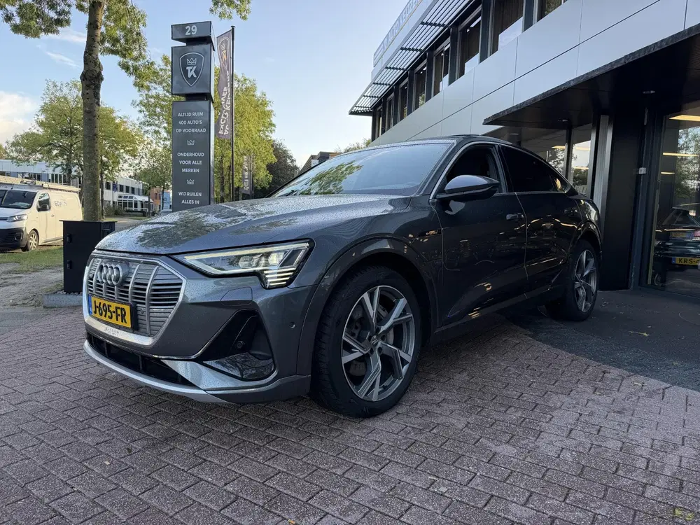 Audi e-tron 50 quattro S edition 71 kWh S-line Pan uit 2020, foto 3