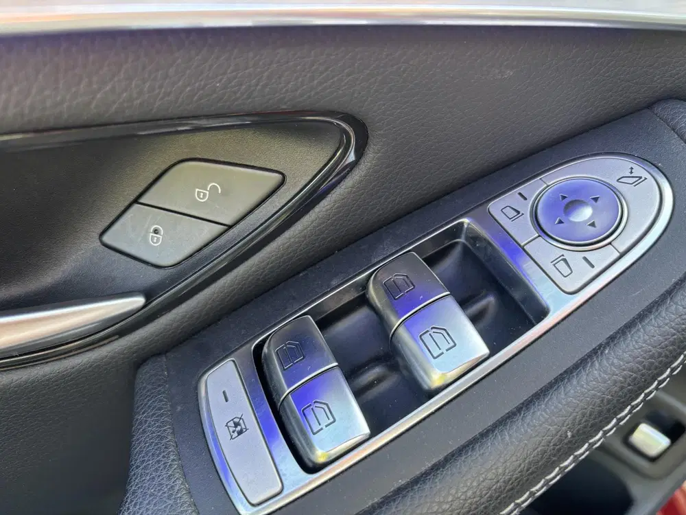Mercedes-Benz GLC 300e 4MATIC AMG Line 320 PK uit 2020, foto 10