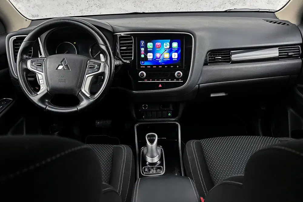 Mitsubishi Outlander 2.4 PHEV Pure uit 2021, foto 2
