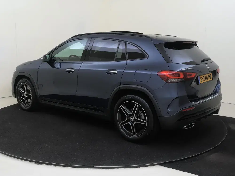 Mercedes-Benz GLA 180 Business Solution AMG uit 2023, foto 3