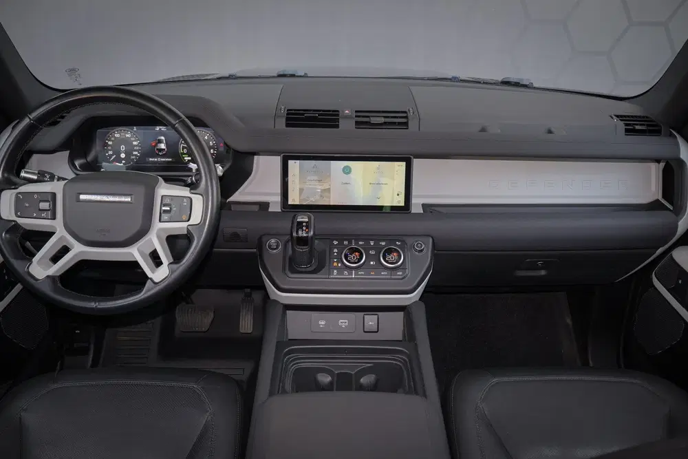 Land Rover Defender P400e uit 2021, foto 3