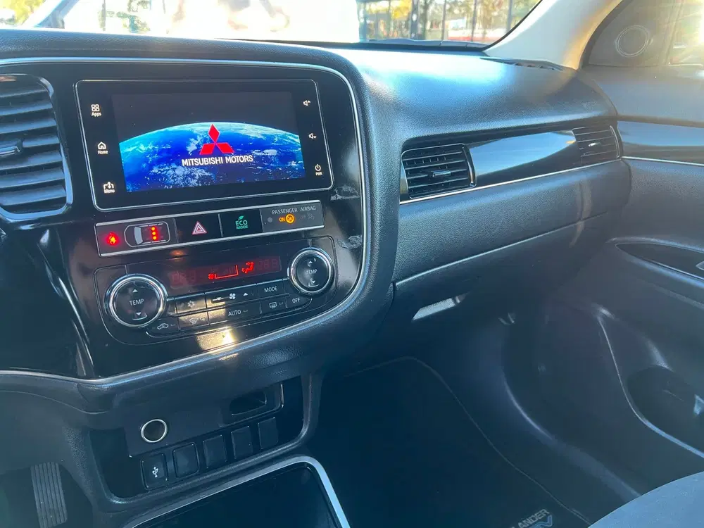 Mitsubishi Outlander 2.4 PHEV Pure+ uit 2019, foto 10