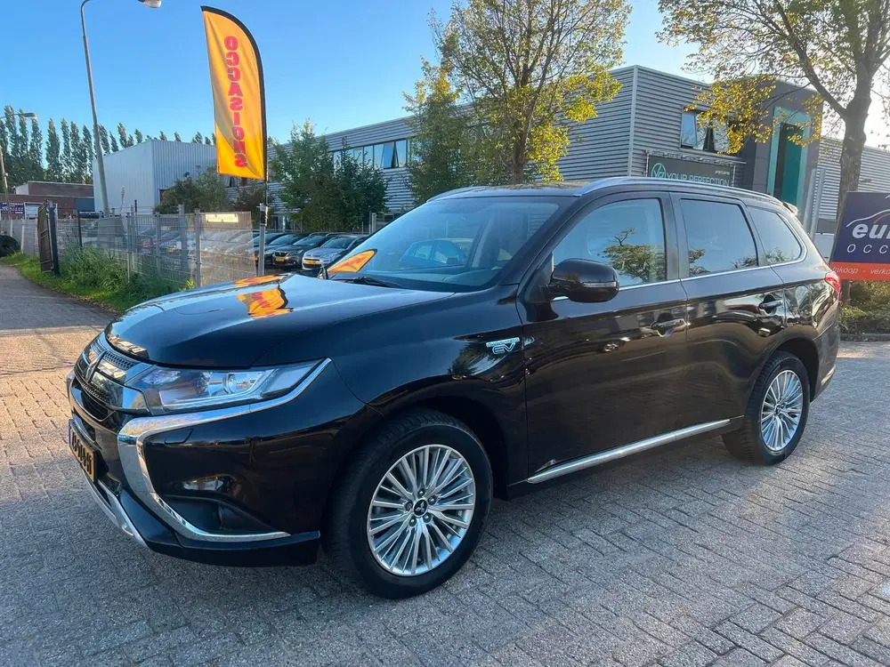 Mitsubishi Outlander 2.4 PHEV Pure+ uit 2019, foto 2