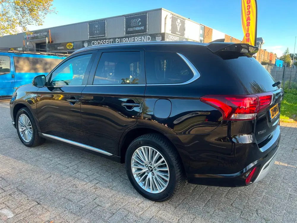 Mitsubishi Outlander 2.4 PHEV Pure+ uit 2019, foto 3