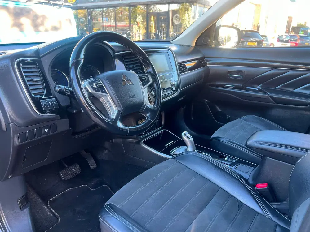 Mitsubishi Outlander 2.4 PHEV Pure+ uit 2019, foto 6
