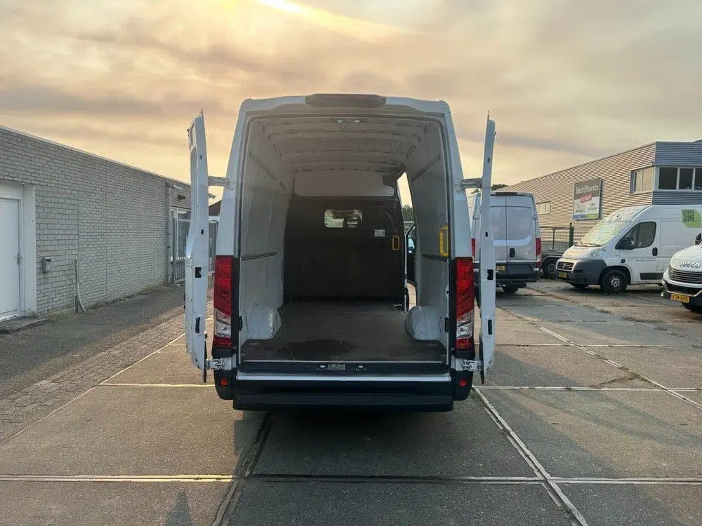 Iveco Daily 35S16V L3H2 uit 2024, foto 13
