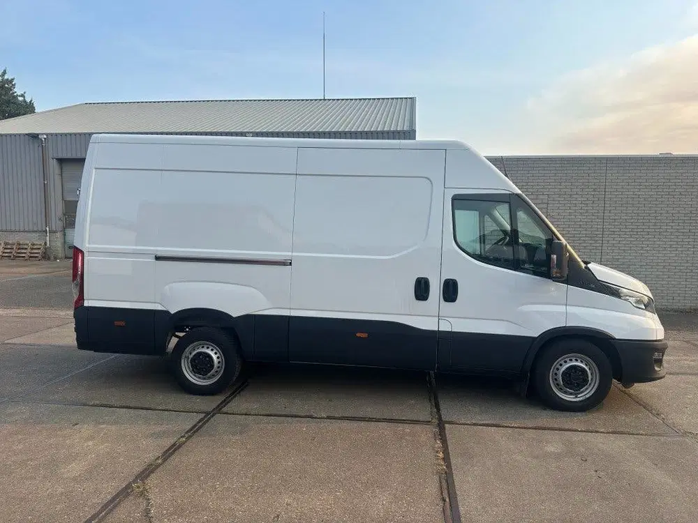 Iveco Daily 35S16V L3H2 uit 2024, foto 4