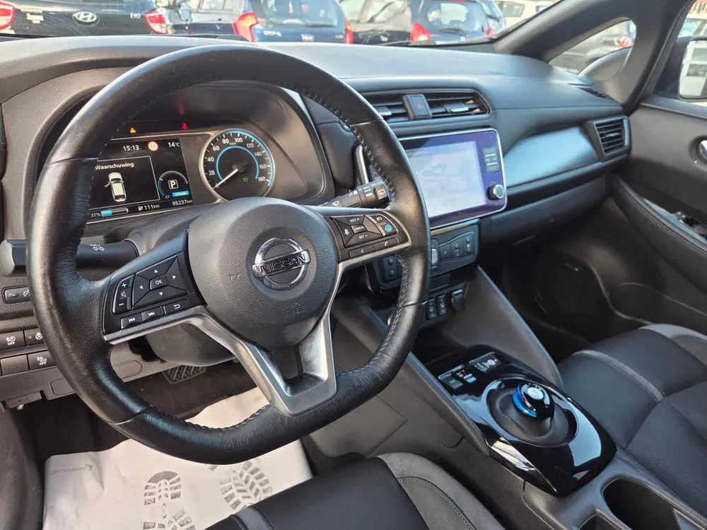 Nissan Leaf E+ Tekna 62 kWh uit 2020, foto 11