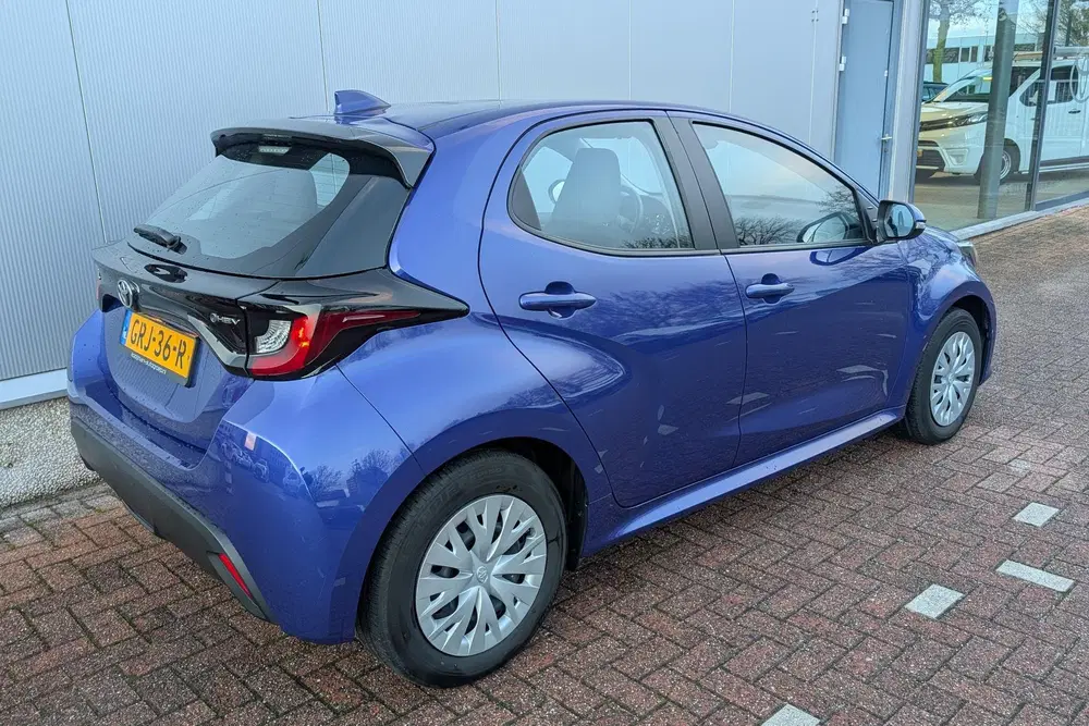 Toyota Yaris 1.5 Hybrid 115 Comfort uit 2024, foto 2