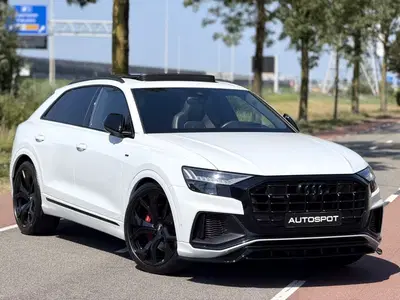 Audi Q8 55 TFSI e Quattro S-Line Pano Rs Zetels SQ uit 2021