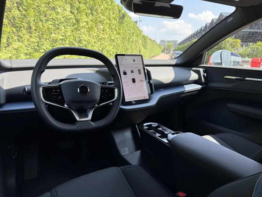 Volvo EX30 Single Motor Core uit 2024, foto 3