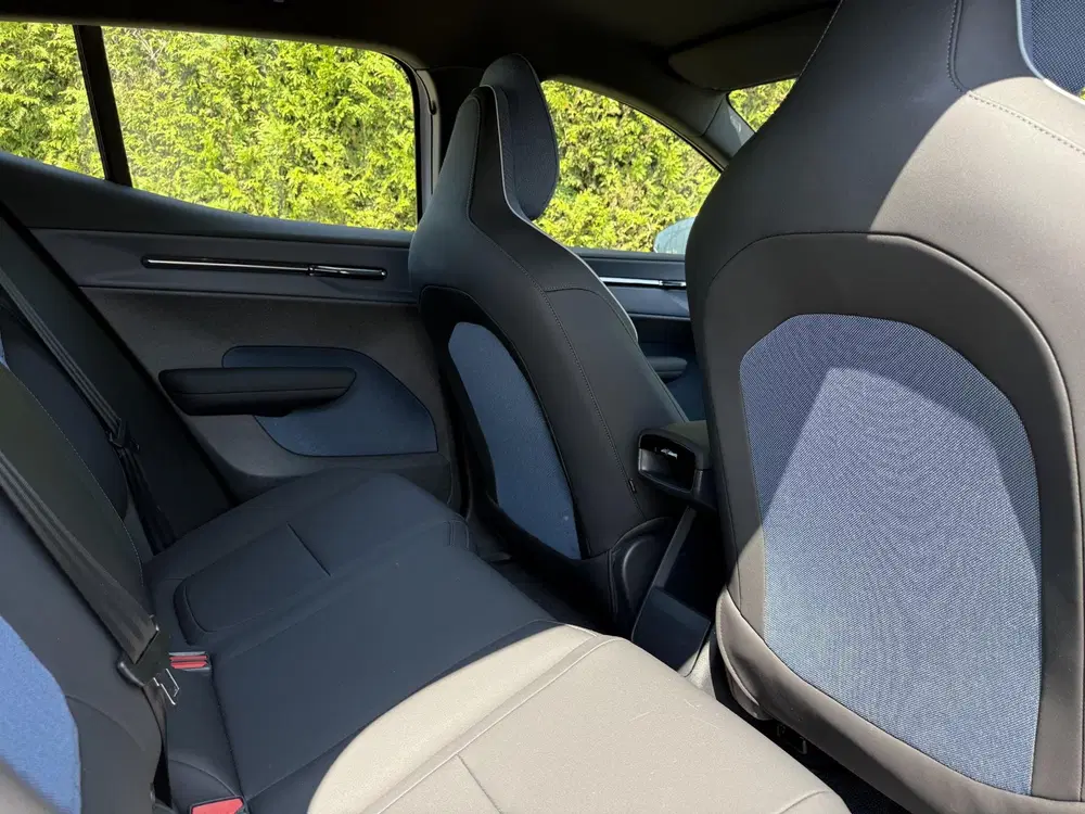 Volvo EX30 Single Motor Core uit 2024, foto 8