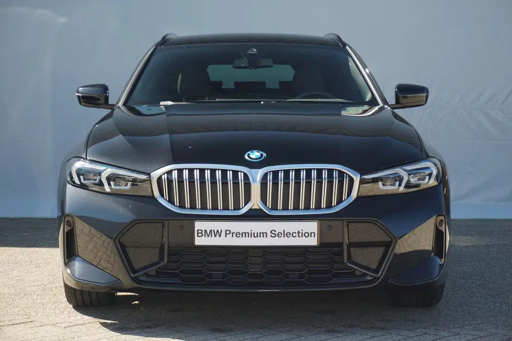 BMW 3-serie Touring 330e M Sport uit 2025, foto 3