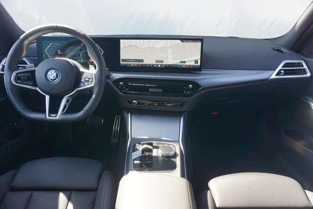 BMW 3-serie Touring 330e M Sport uit 2025, foto 7