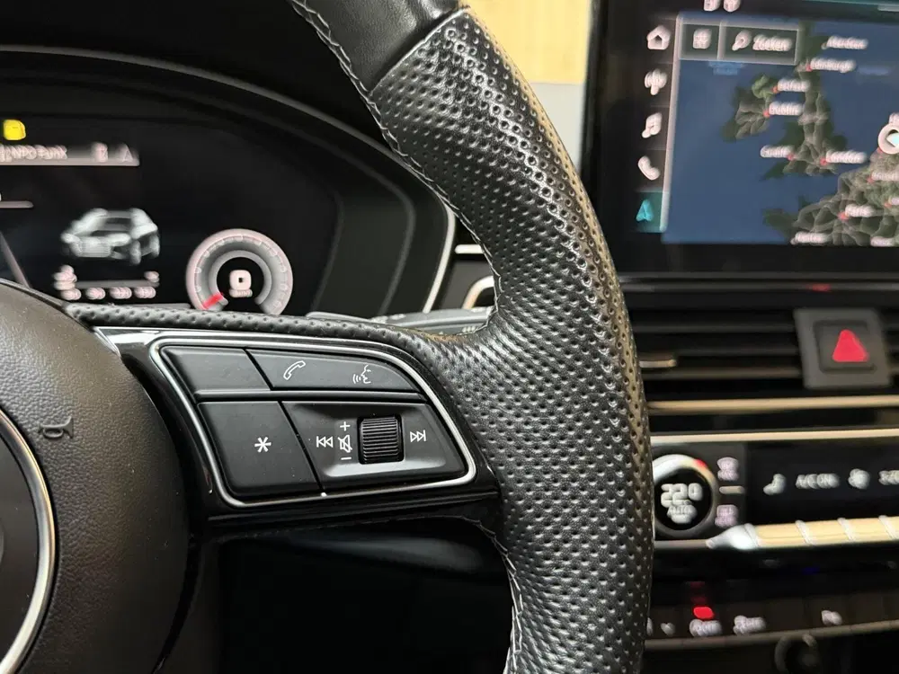 Audi A4 35 TFSI S edition Automaat uit 2021, foto 12