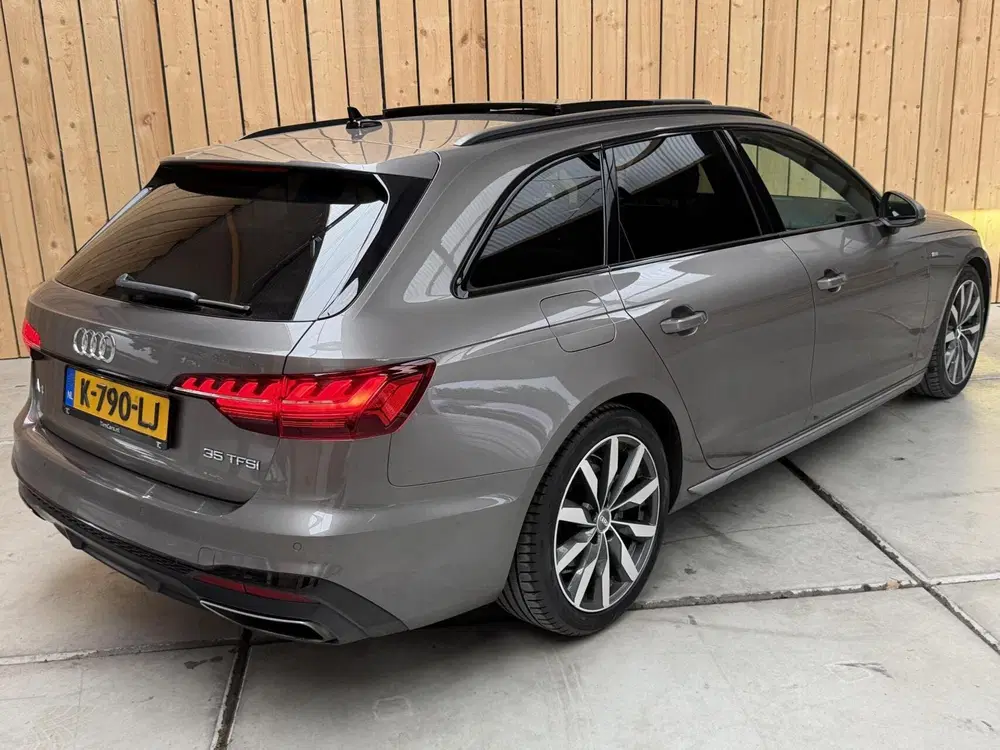 Audi A4 35 TFSI S edition Automaat uit 2021, foto 2