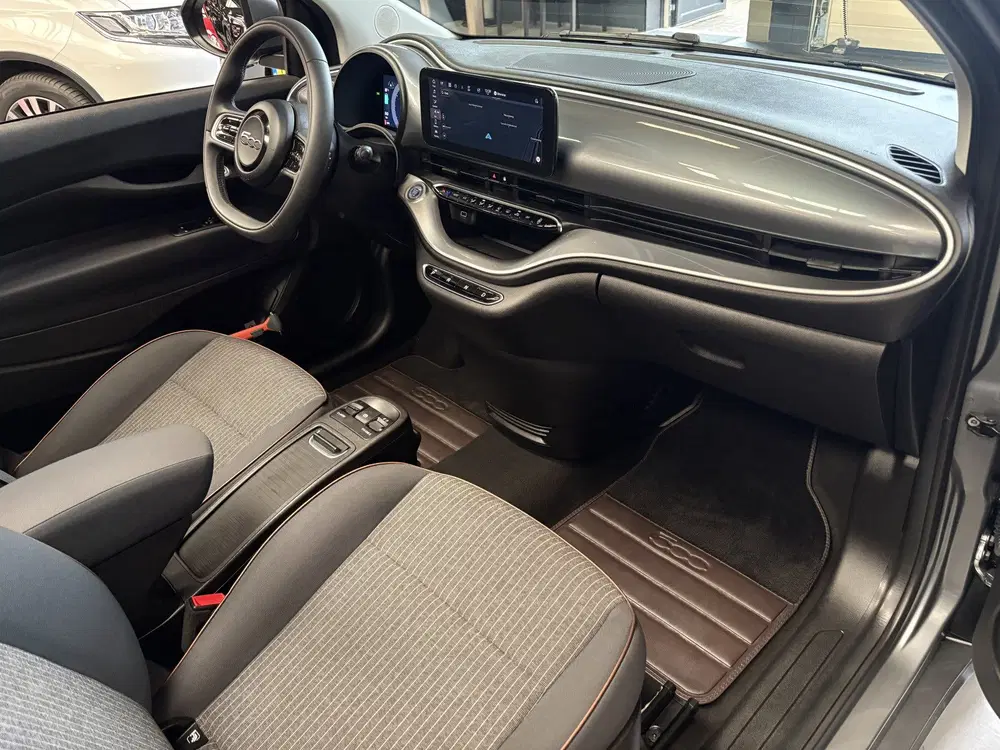Fiat 500C 500C Icon 42 kWh Cruise uit 2022, foto 11