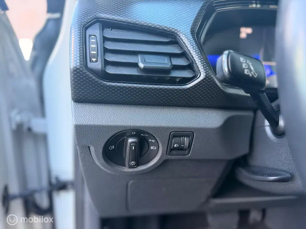 Volkswagen T-Cross uit 2023, foto 15