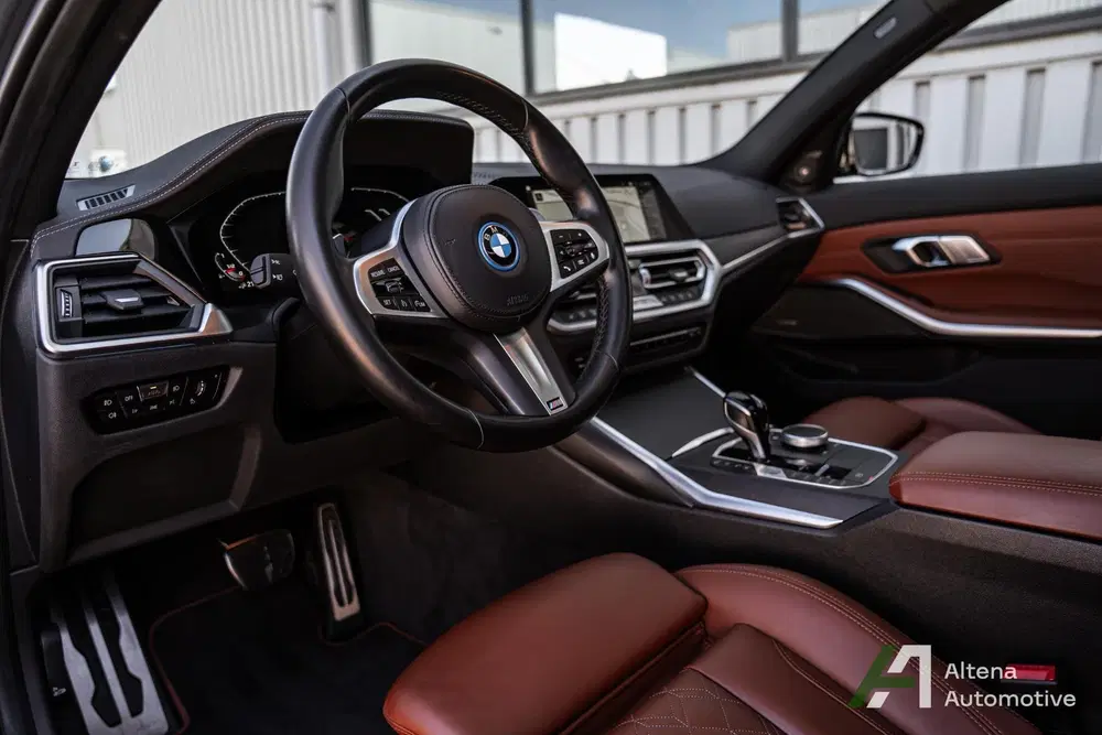 BMW 3-serie 330e High Executive M-sport uit 2022, foto 11
