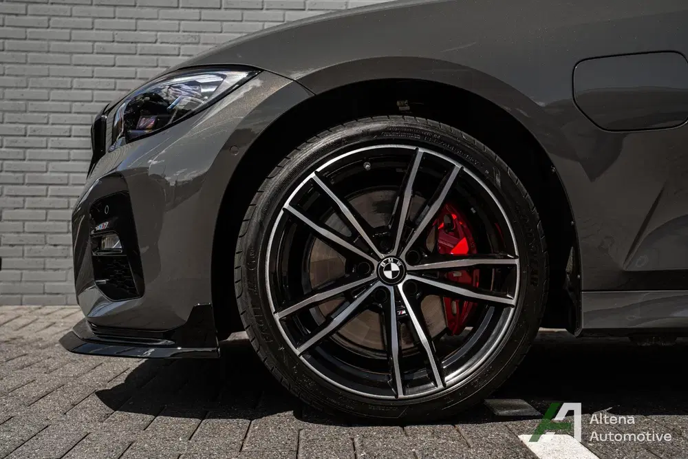 BMW 3-serie 330e High Executive M-sport uit 2022, foto 3