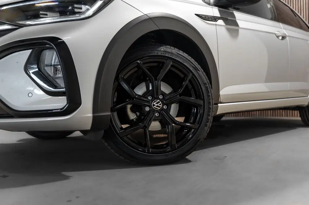 Volkswagen Taigo 1.5 TSI R-Line DSG IQ PANO NAVI Camera uit 2024, foto 3