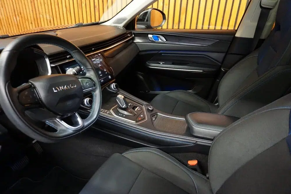 Lynk & Co 01 1.5 Plug-in Automaat Panoramadak Apple Car uit 2023, foto 13