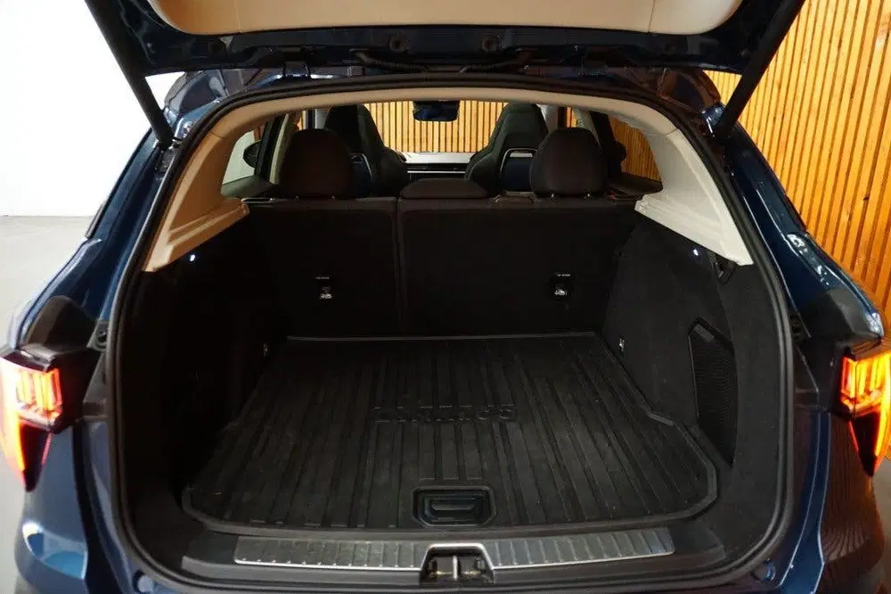 Lynk & Co 01 1.5 Plug-in Automaat Panoramadak Apple Car uit 2023, foto 8