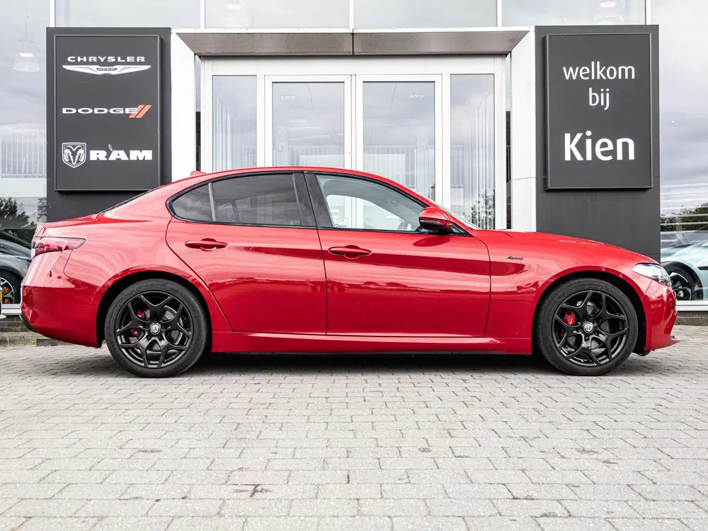 Alfa Romeo Giulia 2.0 Turbo uit 2022, foto 8