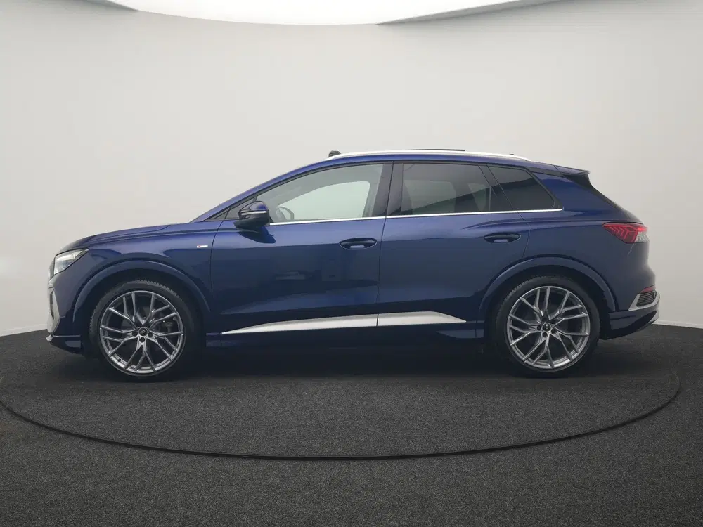 Audi Q4 e-tron 35 2x S Line 55 kWh 170pk uit 2023, foto 2
