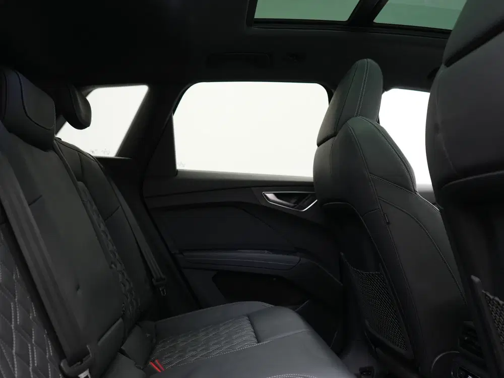 Audi Q4 e-tron 35 2x S Line 55 kWh 170pk uit 2023, foto 6