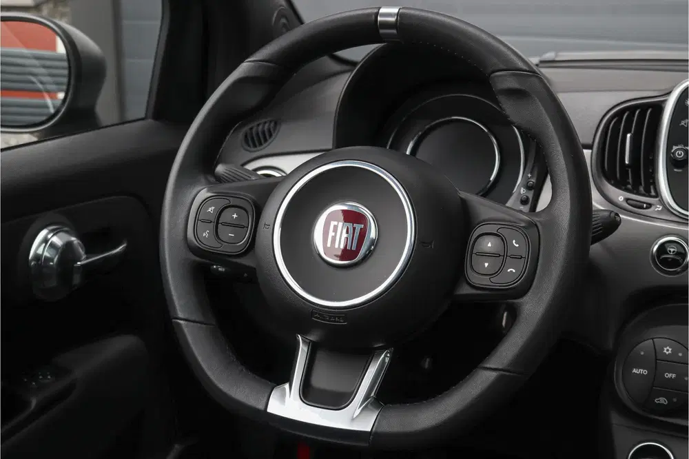 Fiat 500 1.0 Hybrid Sport Full option Speciale kleu uit 2022, foto 10